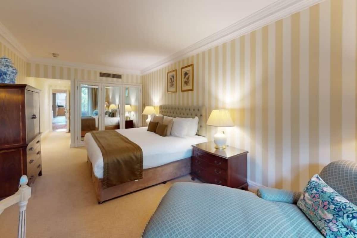 In-room safe, desk, blackout curtains, iron/ironing board