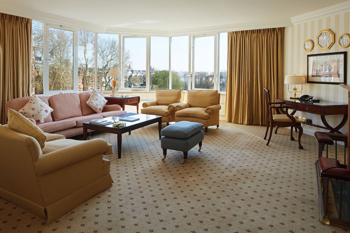 Luxury Apartment, 3 Bedrooms | Living area | TV, DVD player