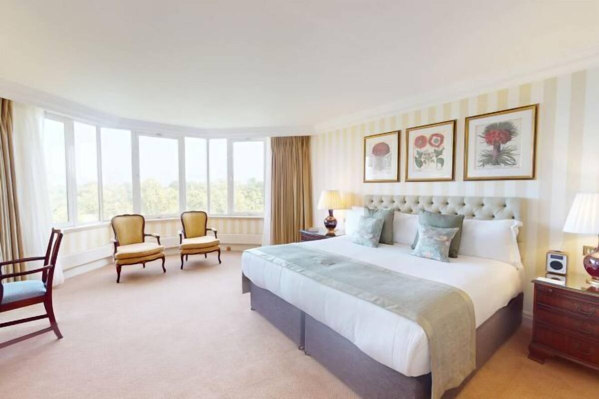 In-room safe, desk, blackout curtains, iron/ironing board