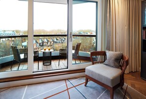 ทีวีจอแบน, เครื่องเล่นดีวีดี