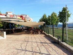 3 restaurants; lunch and dinner served - Menada Ravda Apartments (Pomorie)