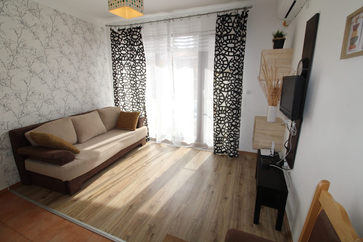1 bedroom, WiFi, bed sheets