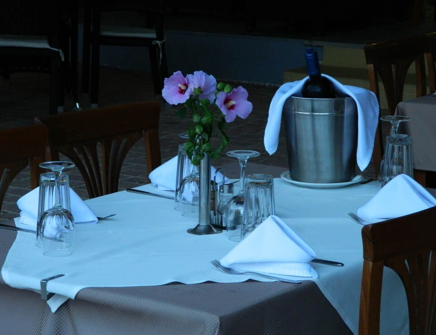 Breakfast, lunch, dinner served; Greek cuisine 