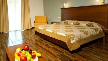 Family Room | Minibar, free cribs/infant beds, free WiFi