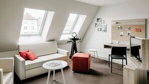 Premium bedding, in-room safe, blackout curtains, soundproofing - City Hotel MAX - Munich West (Munich)