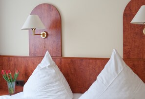 ダブルルーム | ミニバー、セーフティボックス (室内)、デスク、WiFi (無料)