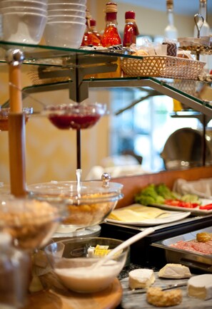Breakfast buffet - Falk (Frankfurt)