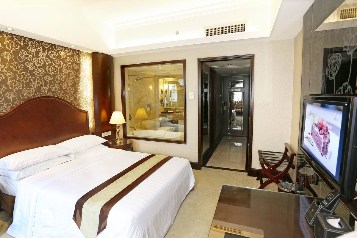 Rom – executive, 1 queensize-seng | Lydisolert
