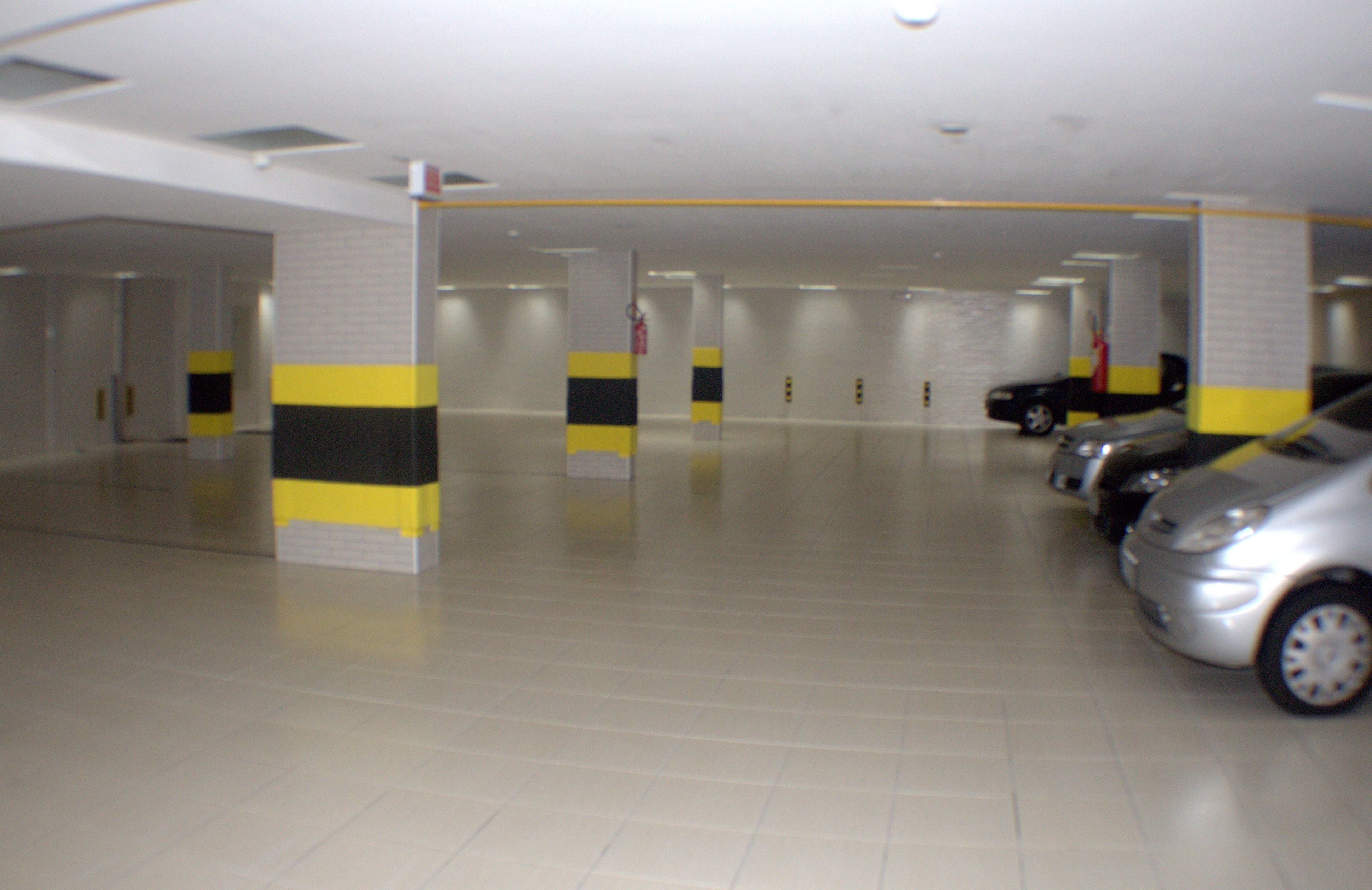 valet parking (surcharge) (40 per day)