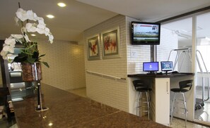 Lobby - Hotel Confiance Batel (Curitiba)