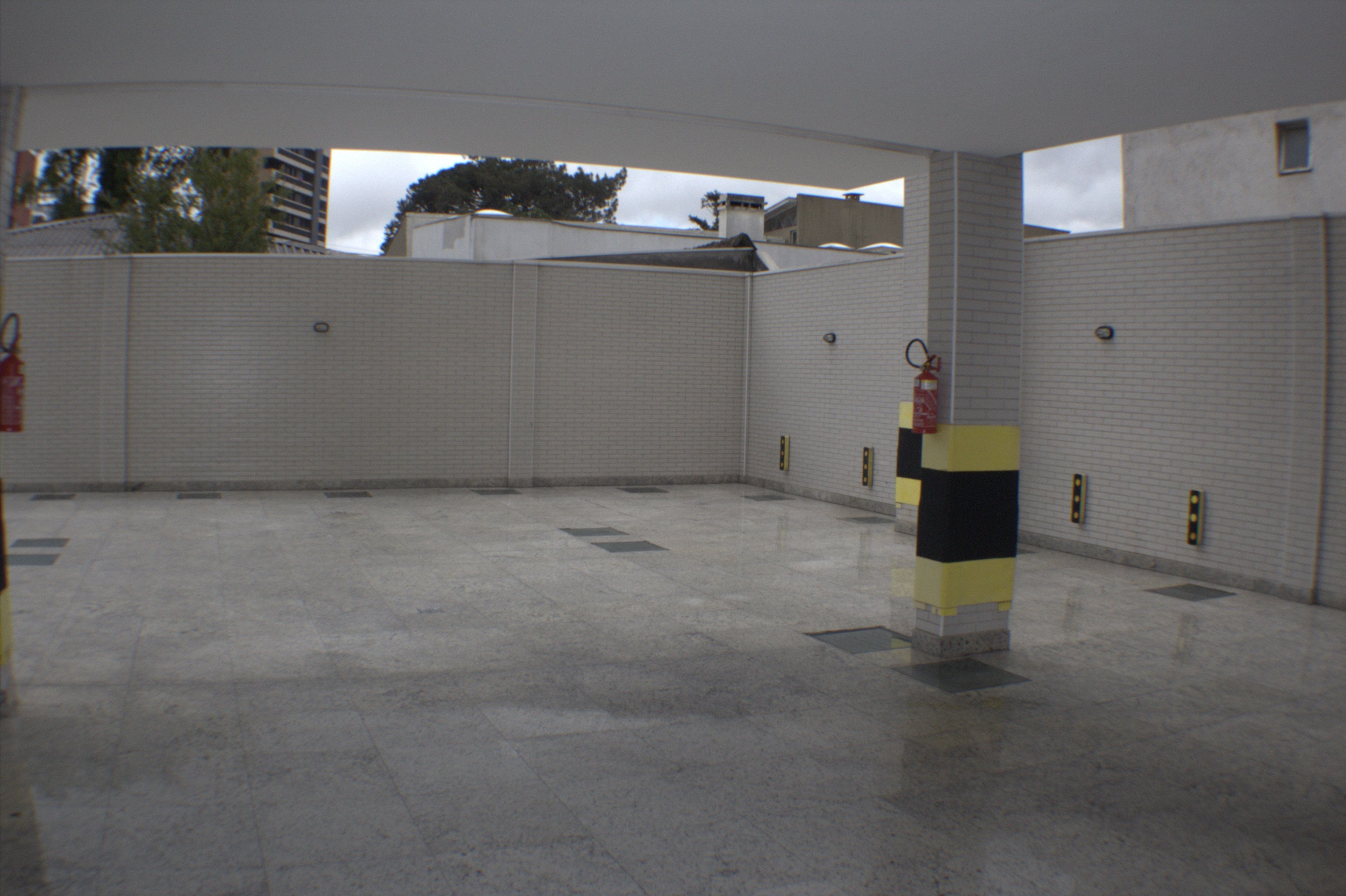 valet parking (surcharge) (40 per day)