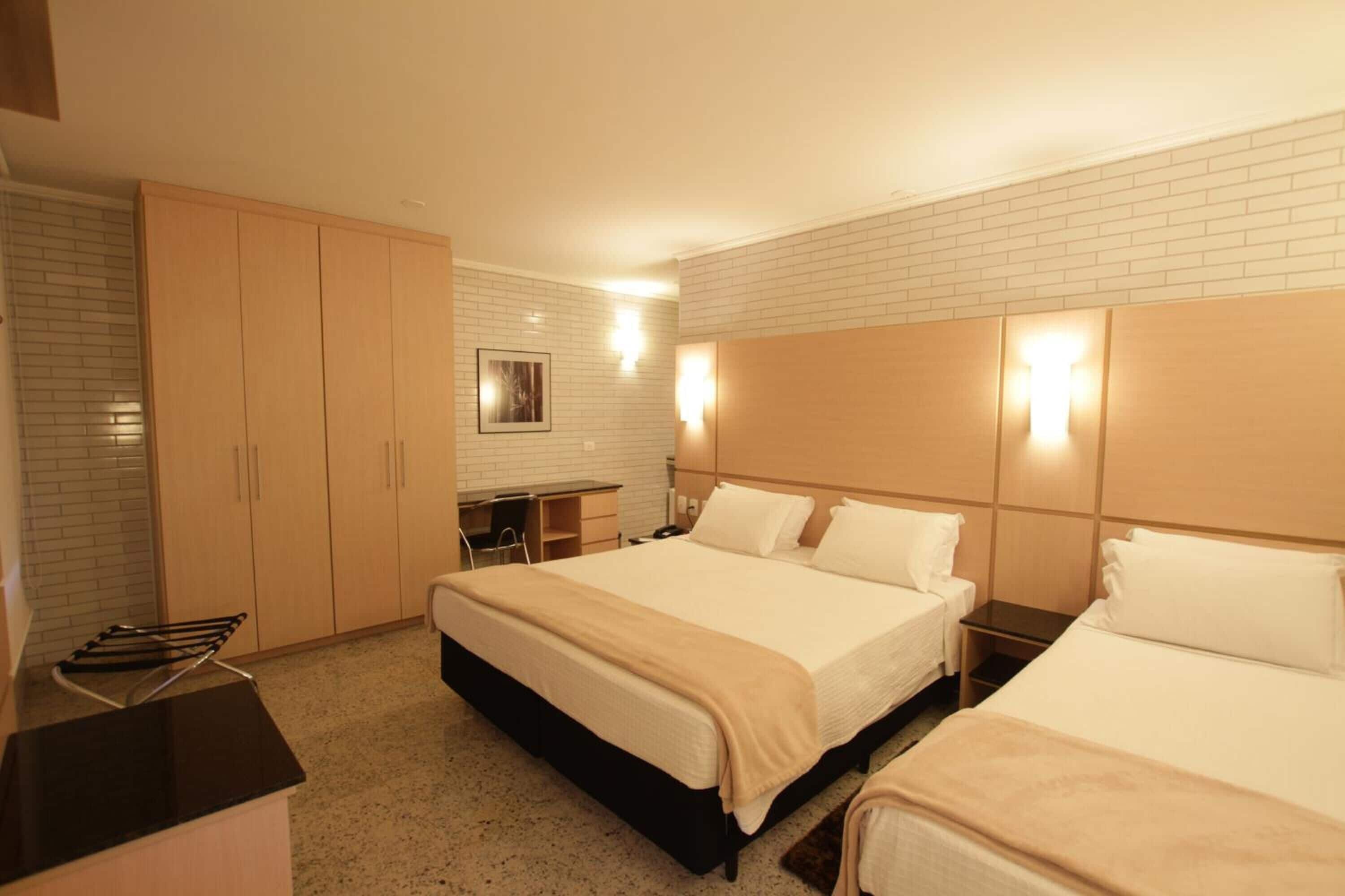 triple room | 1 bedroom, minibar, in-room safe, desk