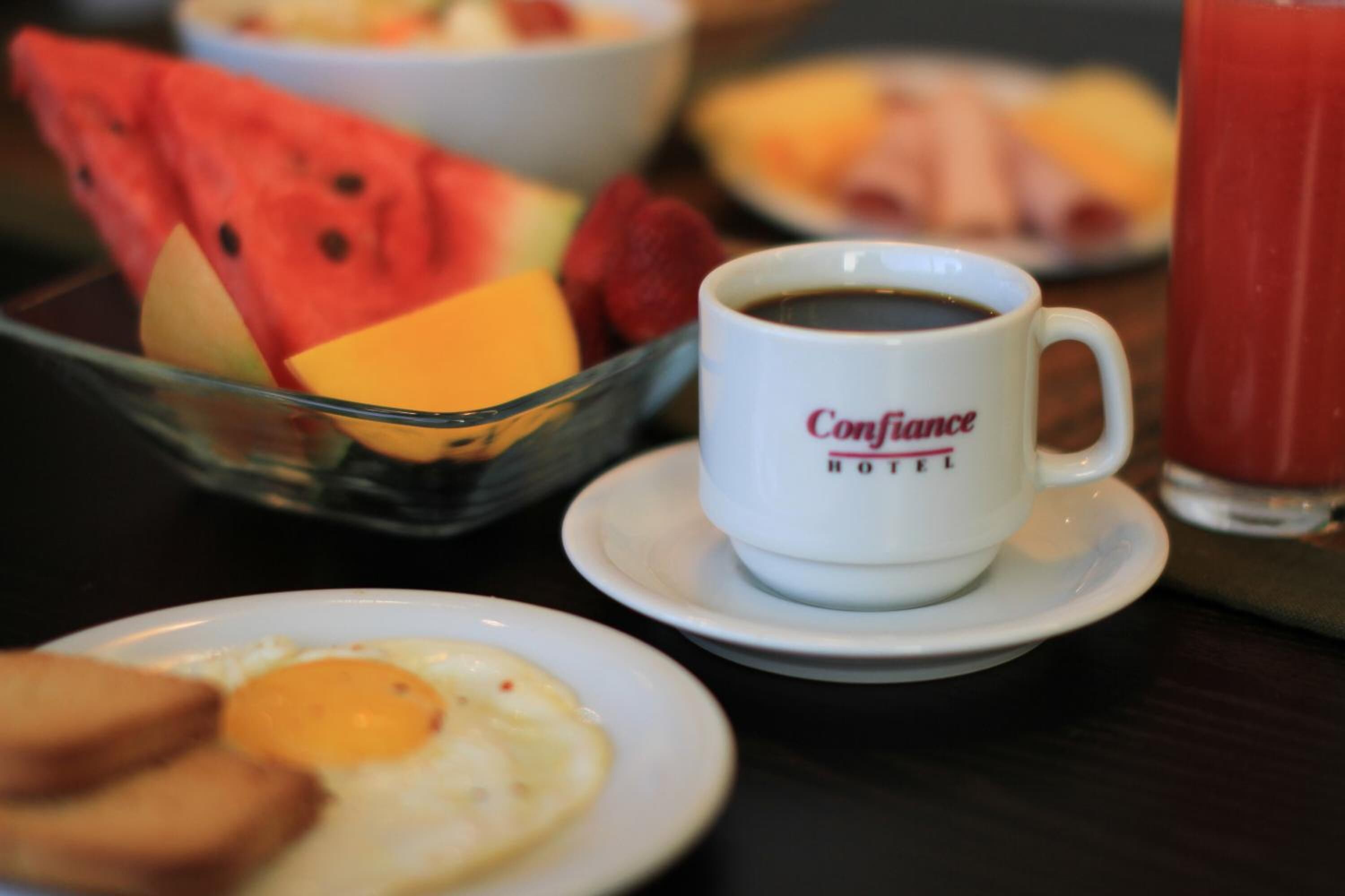 breakfast, lunch and dinner served