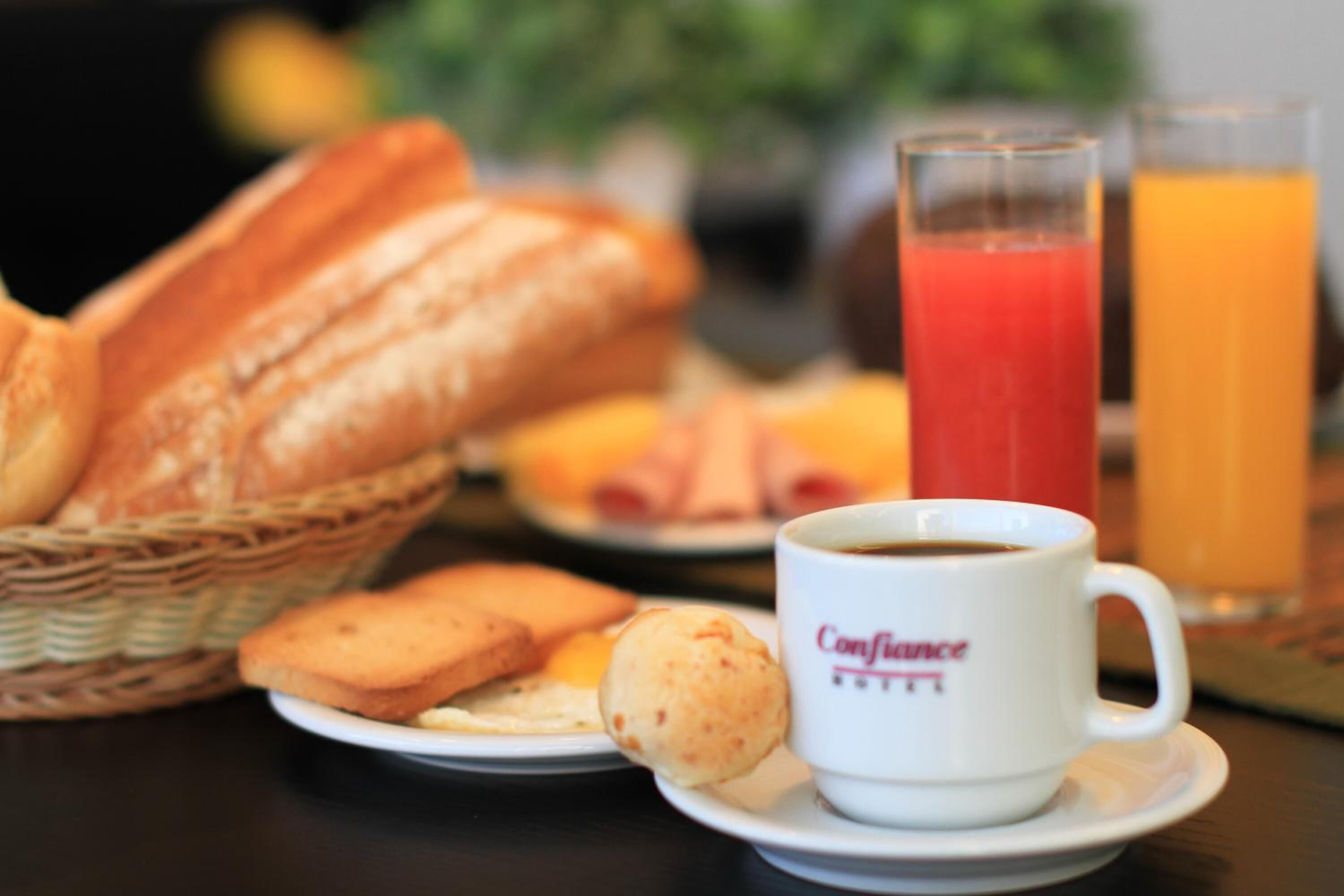 breakfast, lunch and dinner served