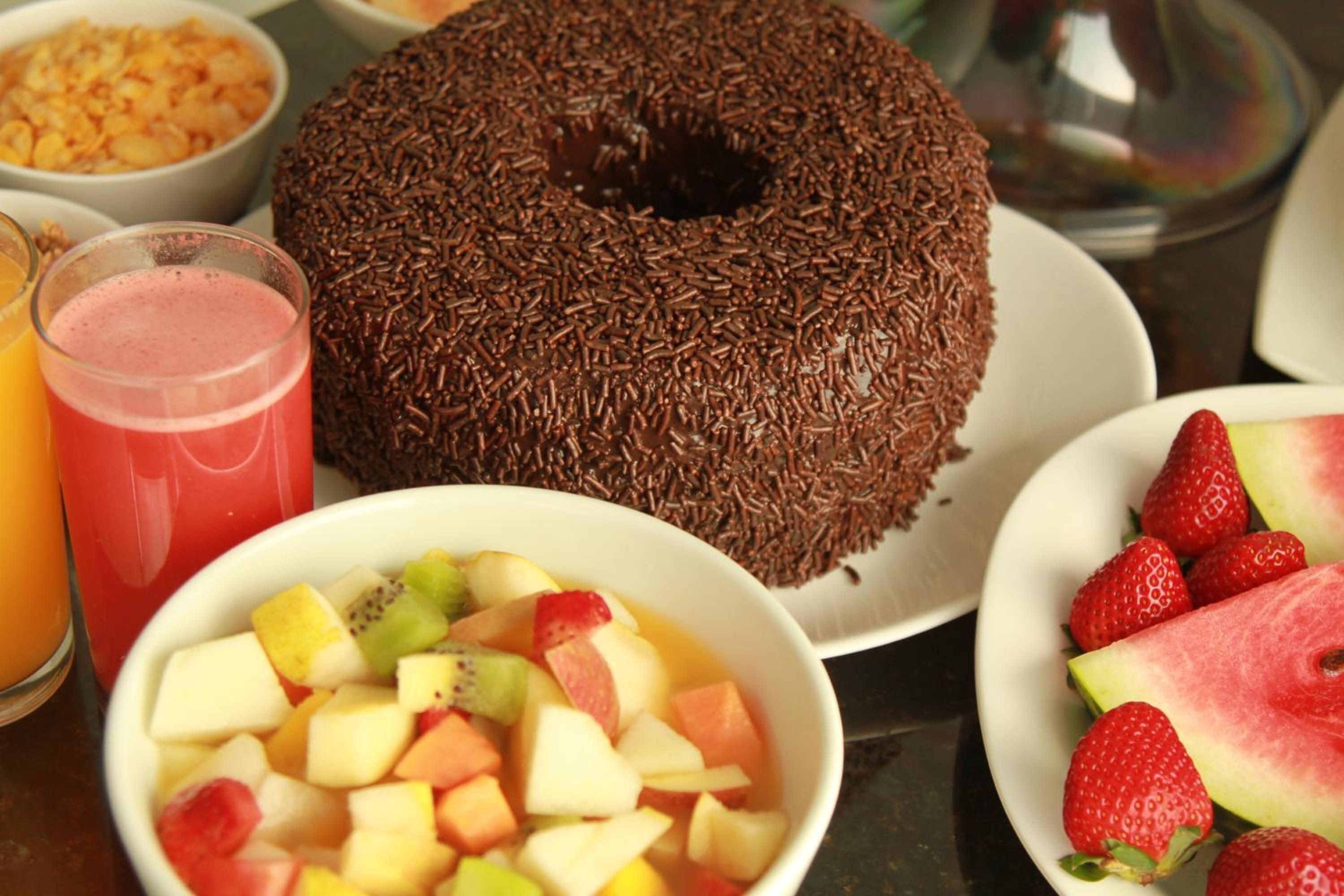 breakfast, lunch and dinner served