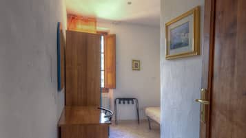 Basic-Doppelzimmer, Gemeinschaftsbad, Stadtblick | 1 Schlafzimmer