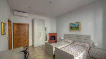 Chambre Supérieure Double ou avec lits jumeaux, salle de bains privée (Camera large con bagno)