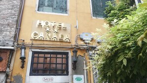 Unclassified image, 2 of 49, button - Canada Hotel (Venice)