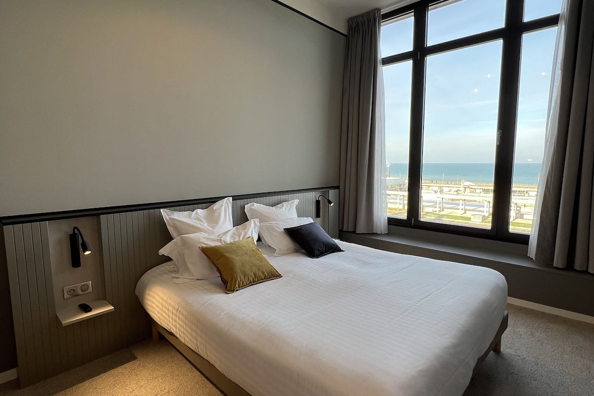comfort double room, sea view | in-room safe, desk, blackout curtains, soundproofing