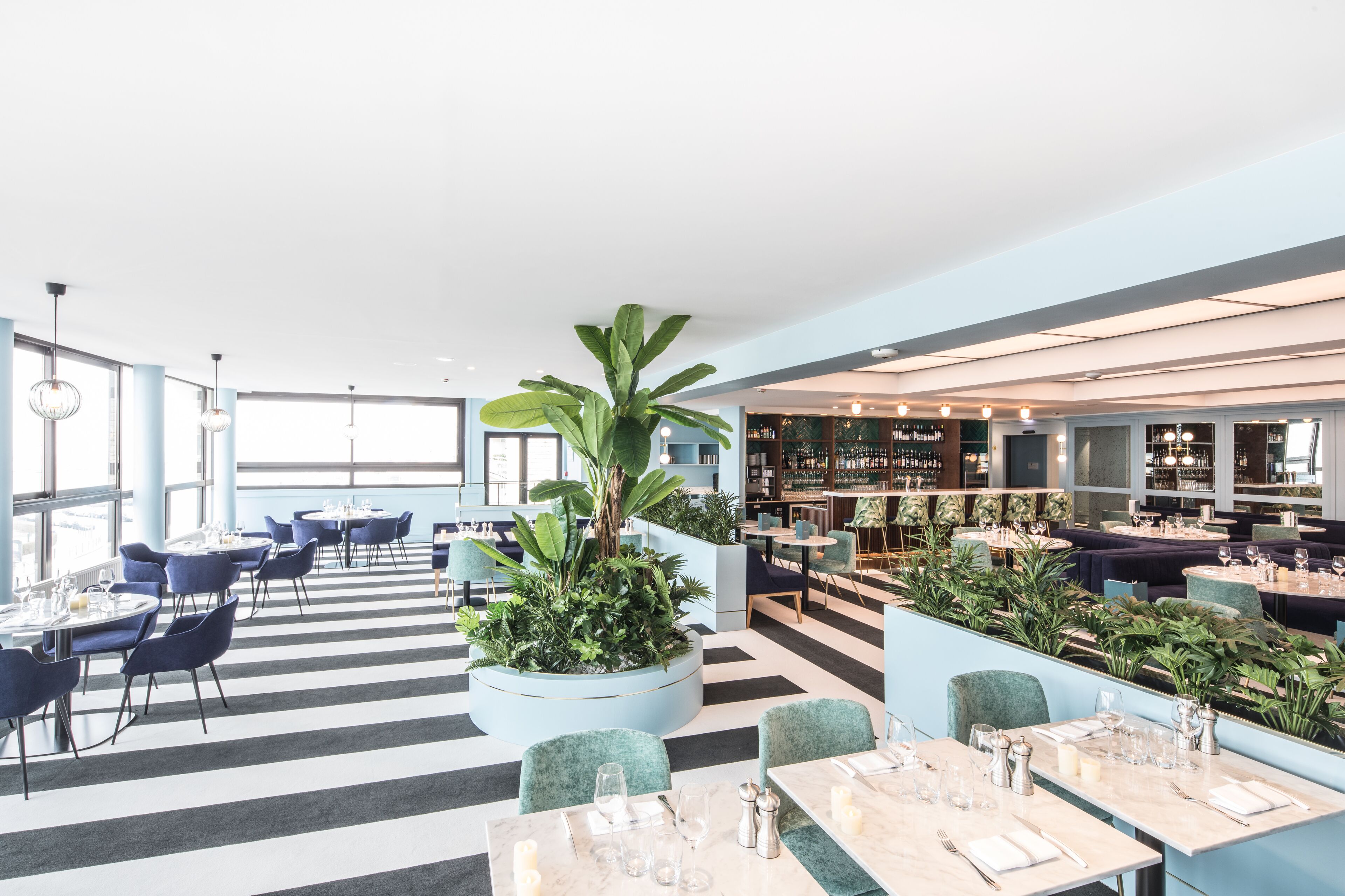 Breakfast, lunch, dinner served; French cuisine, beach views 