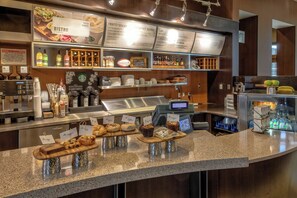 Daily cooked-to-order breakfast for a fee - Courtyard by Marriott Nashville Green Hills (Nashville)