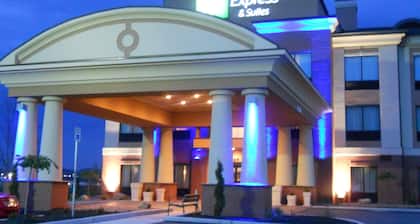 Holiday Inn Express & Suites Greensburg by IHG