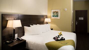 Deluxe King Room, Non Smoking | Egyptian cotton sheets, premium bedding, memory-foam beds, in-room safe