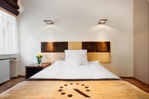 Standard Single Room | Desk, blackout curtains, iron/ironing board, cots/infant beds - Boutique Hotel's Sosnowiec (Sosnowiec)