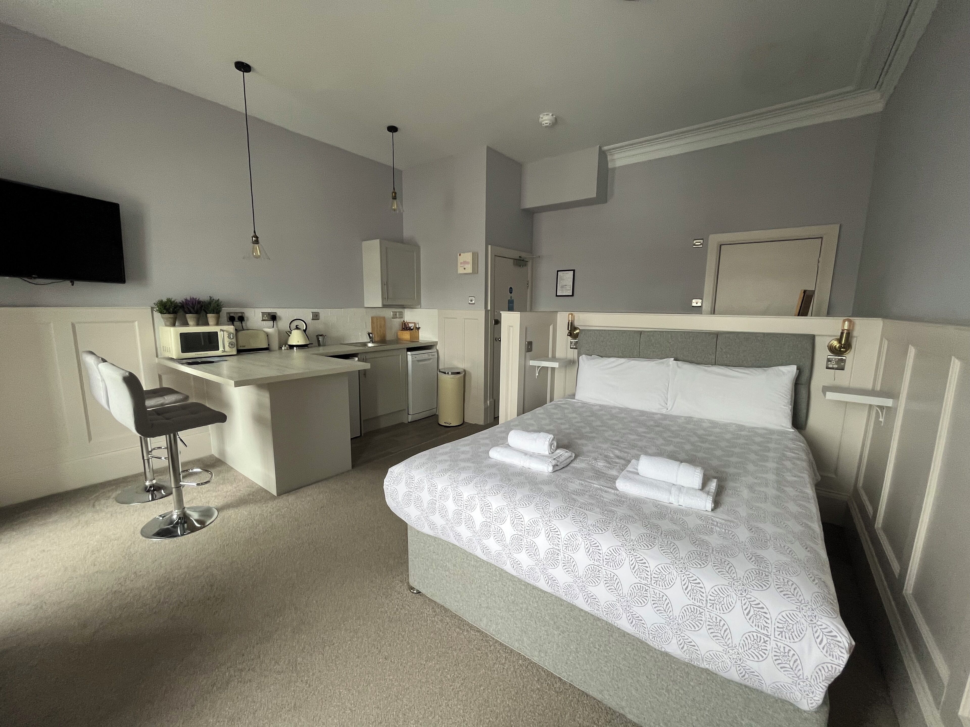 开间 | 办公桌、熨斗/熨板、免费 WiFi、床单