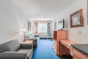 Room, 1 King Bed with Sofa bed, Jetted Tub (Kitchenette) | Private kitchenette | Fridge, microwave, coffee/tea maker