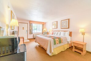 Blackout curtains, soundproofing, iron/ironing board, free WiFi