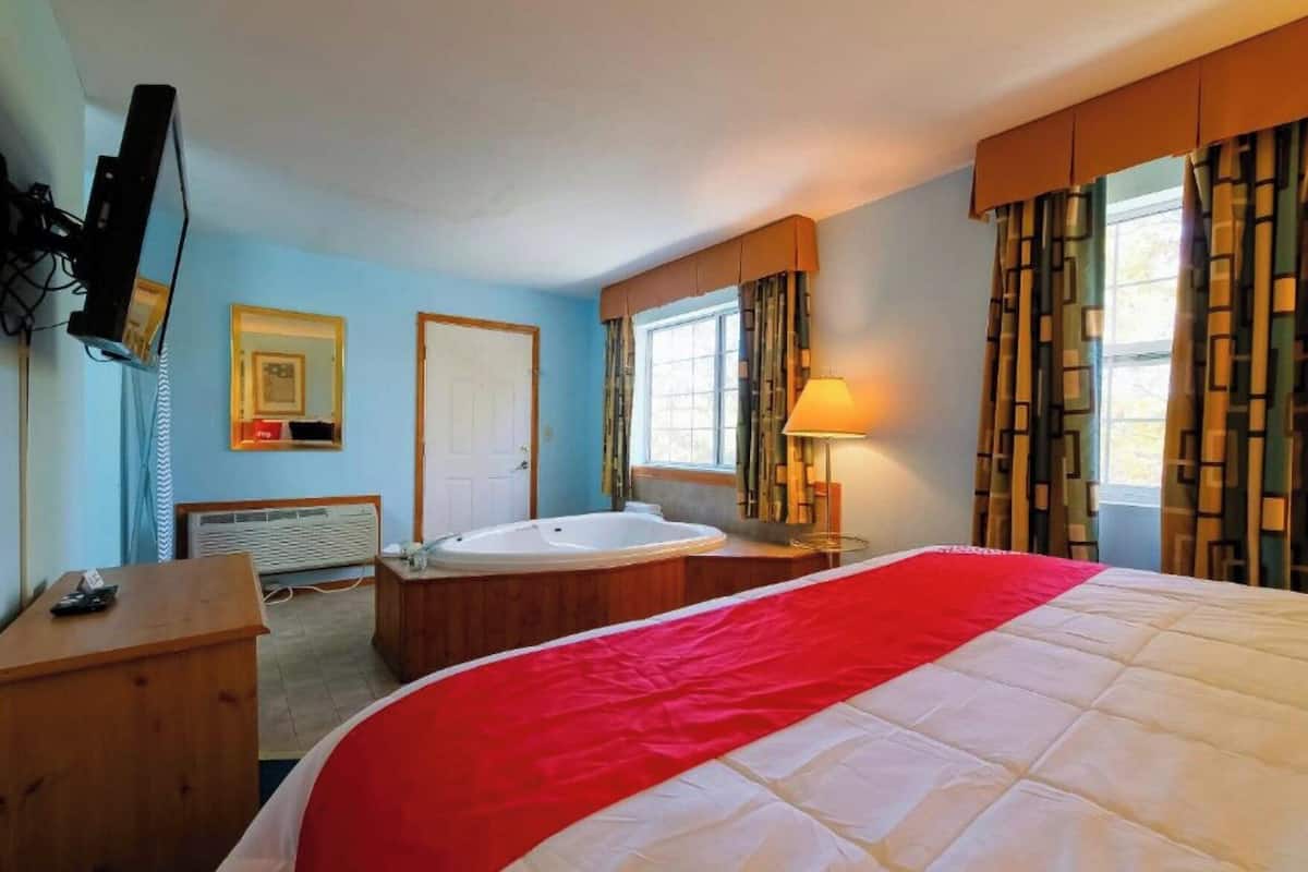 Blackout curtains, soundproofing, iron/ironing board, free WiFi