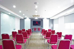 Meeting facility - Red Planet Palembang (Palembang)