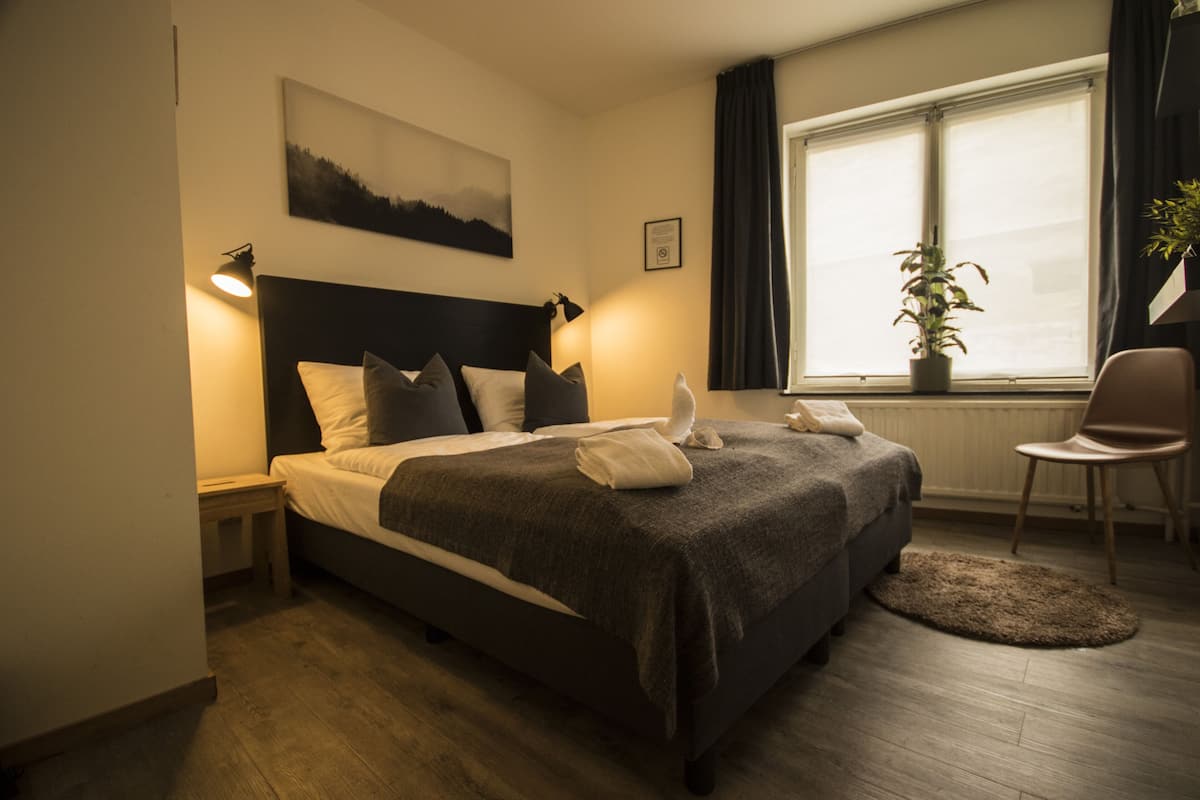 Comfort Double Room, 1 Queen Bed | WiFi (free), bed sheets