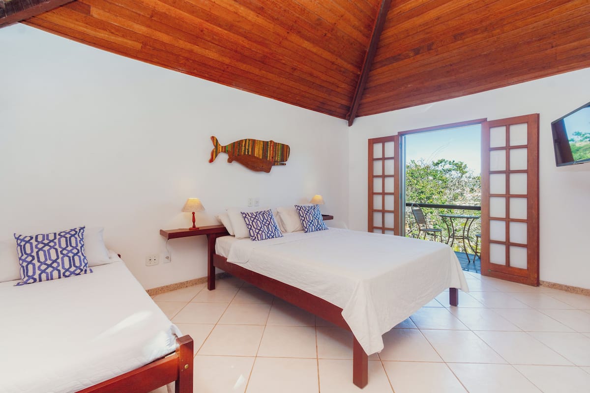 Standard Triple Room | 1 bedroom, minibar, in-room safe, blackout curtains