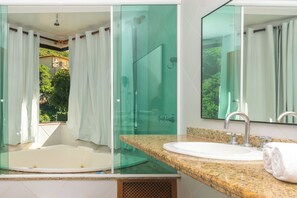 Standard Room, 1 Double Bed, Jetted Tub | Private spa tub - Pousada MAR João Fernandes (Búzios)