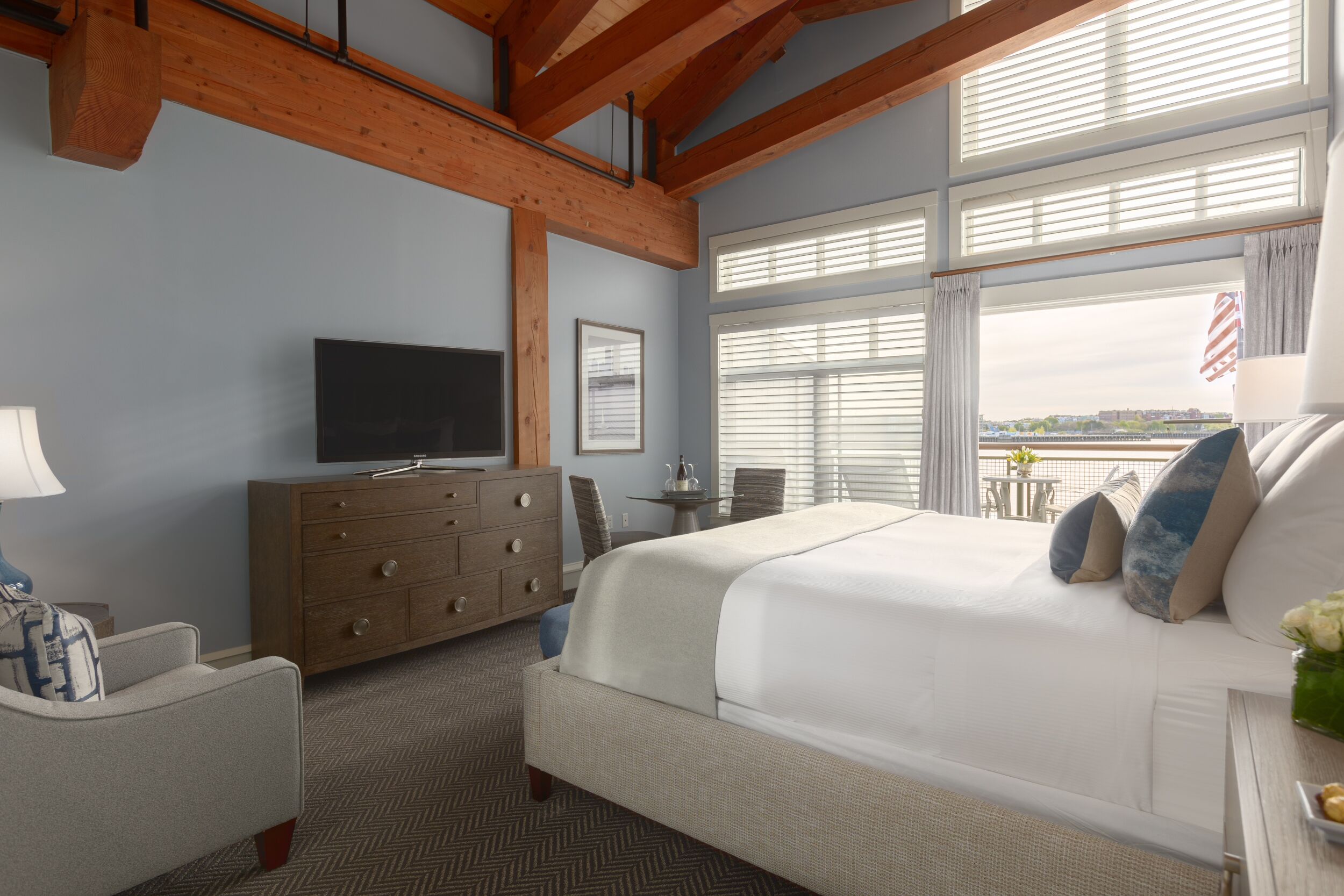 superior room, 1 king bed, balcony, harbour view | premium bedding, down duvets, in-room safe, desk