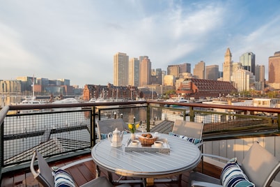 Boston Yacht Haven Inn & Marina