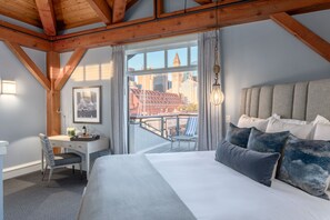 全景頂樓客房, 1 間臥室, 海灣景觀 (Access by Private Staircase) | 高級寢具、羽絨被、客房內保險箱、書桌