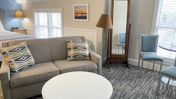 Tabla de planchar con plancha, wifi gratis y ropa de cama