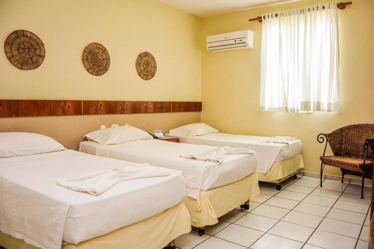 Minibar, cribs (free), WiFi (free), bed sheets