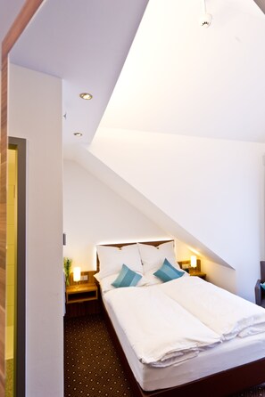 Economy-Doppelzimmer | 1 Schlafzimmer, hochwertige Bettwaren, Pillowtop-Betten, Zimmersafe