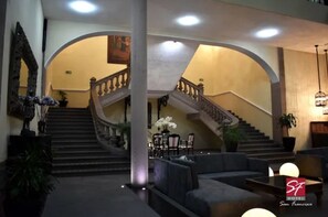 Staircase - Hotel San Francisco (San Luis Potosi)