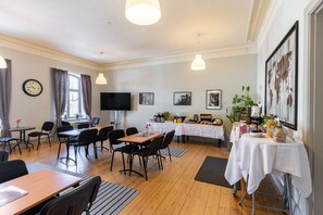 Tägliches inbegriffenes Frühstücksbuffet