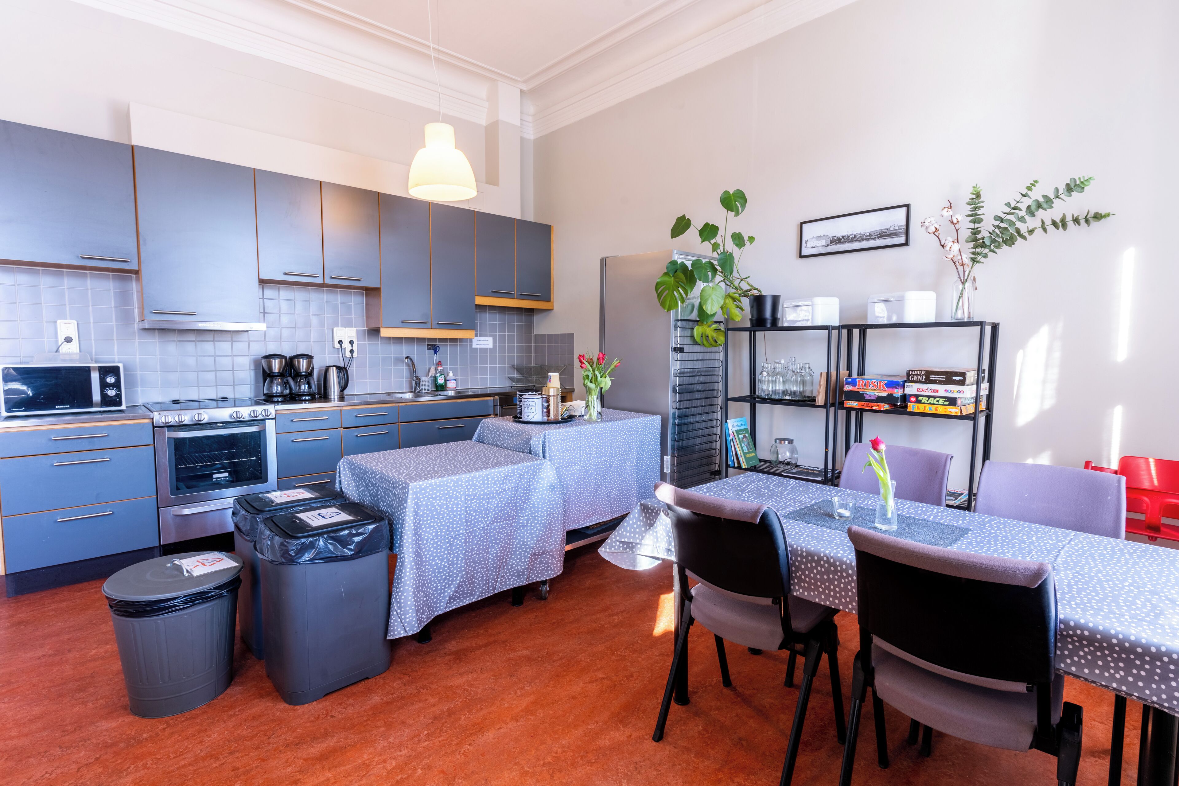 fridge, microwave, cookware/dishes/utensils