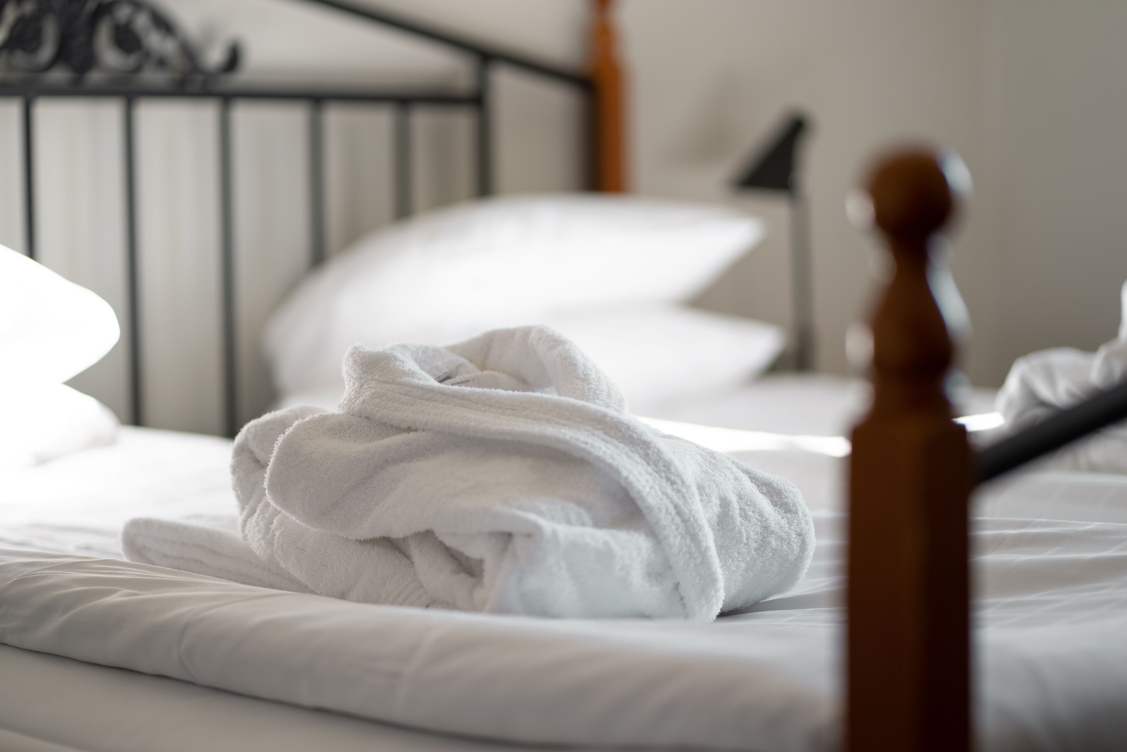 1 bedroom, hypo-allergenic bedding, desk, blackout curtains