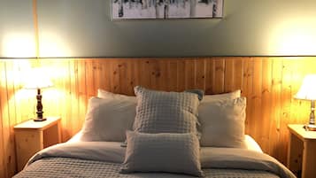 Cottage, 1 Queen Bed, Kitchenette (#5) | 1 bedroom, free WiFi, bed sheets