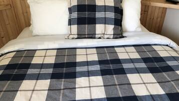Cottage, 2 Bedrooms, Kitchenette (#1) | Free WiFi, bed sheets