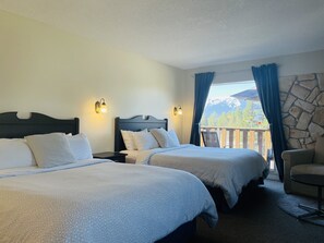2 Queens Deluxe, Mtn & Park View.(#17) | Free WiFi, bed sheets