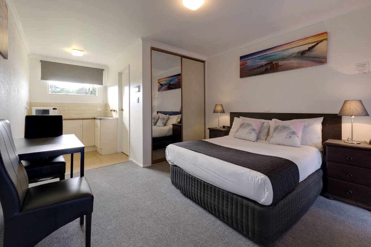 Iron/ironing board, rollaway beds, free WiFi, bed sheets